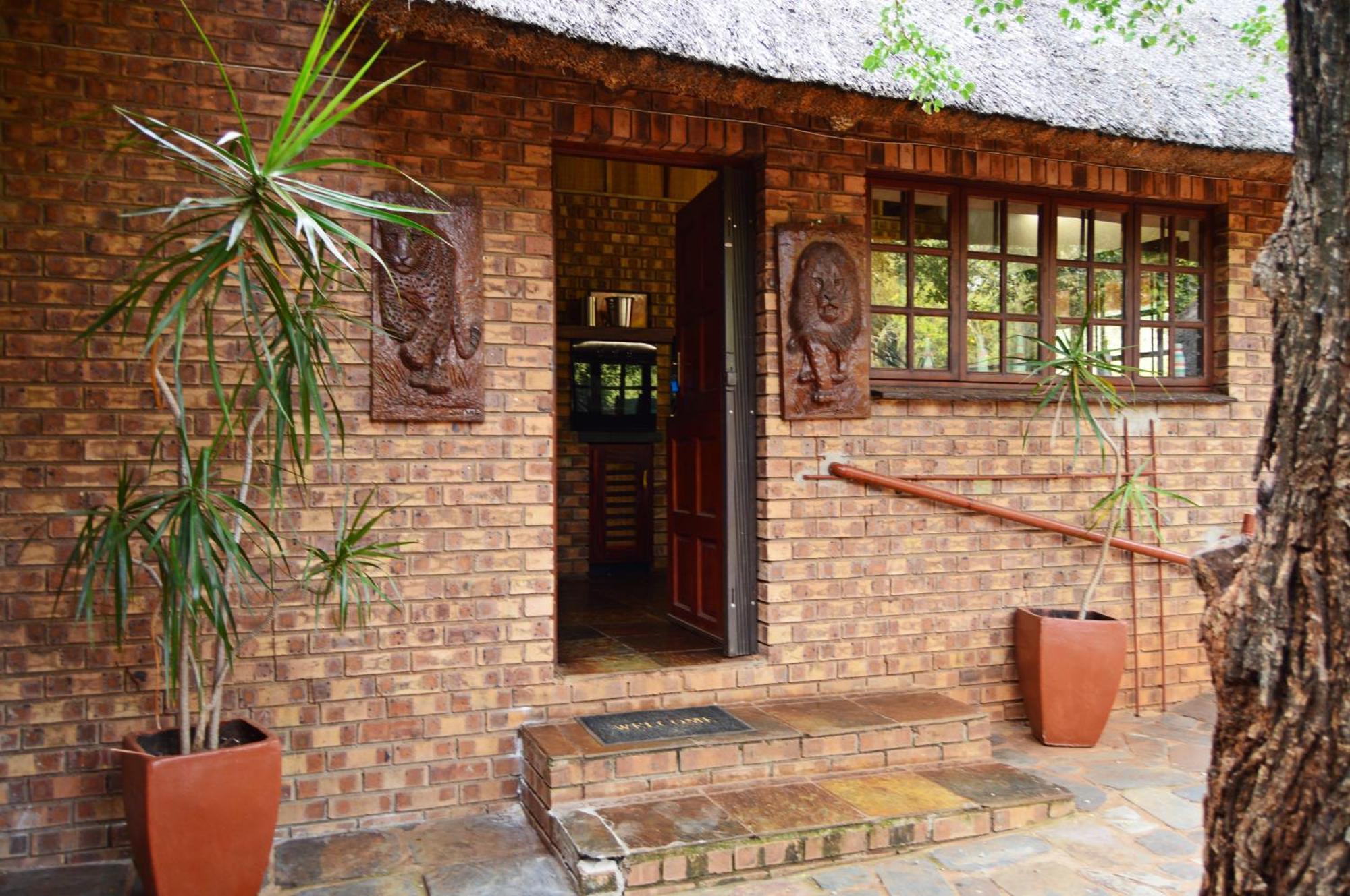 Bona Ngwenya Lodge & Safaris Marloth Park Extérieur photo